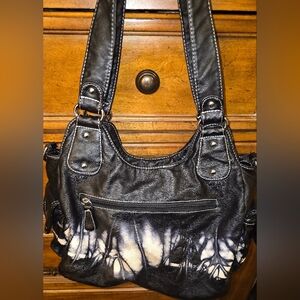 Elegant Black and Cream Shoulder Bag